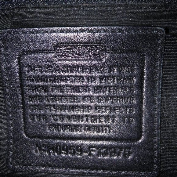 COACH HAMPTON #F13975 SIGNATURE EXPANDABLE CARRYALL - Picture 8 of 8